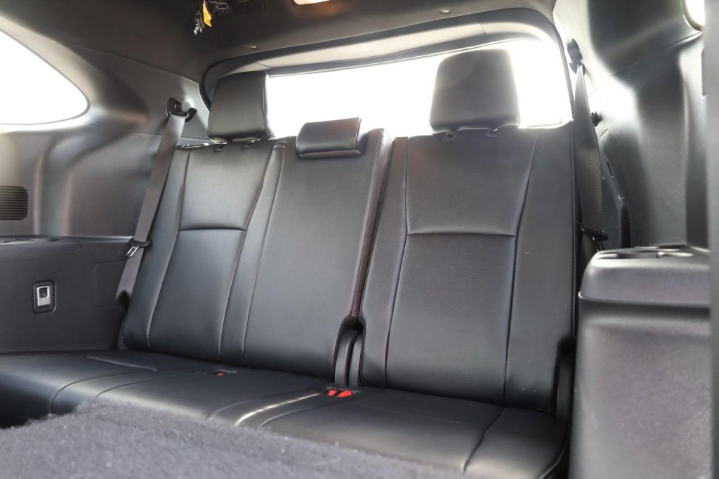 Toyota Highlander Vehicle Image 30