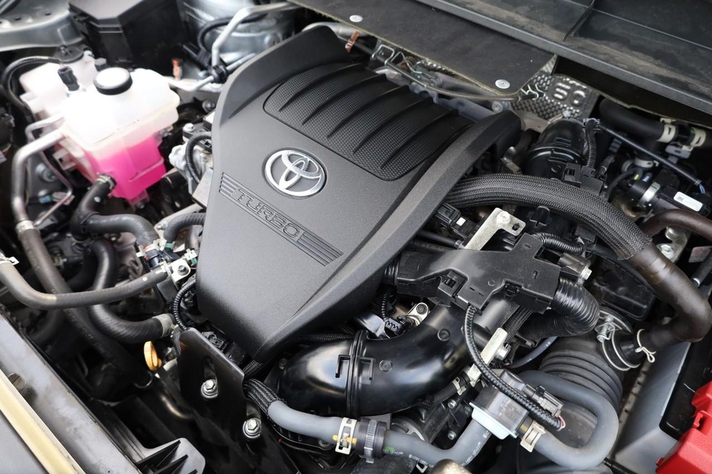 Toyota Highlander Vehicle Image 32