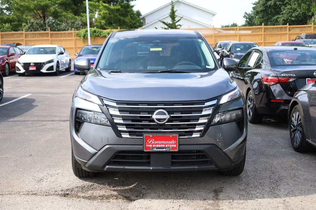 Nissan Rogue Vehicle Image 04