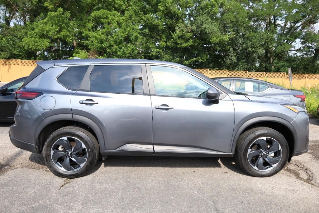 Nissan Rogue Vehicle Image 05