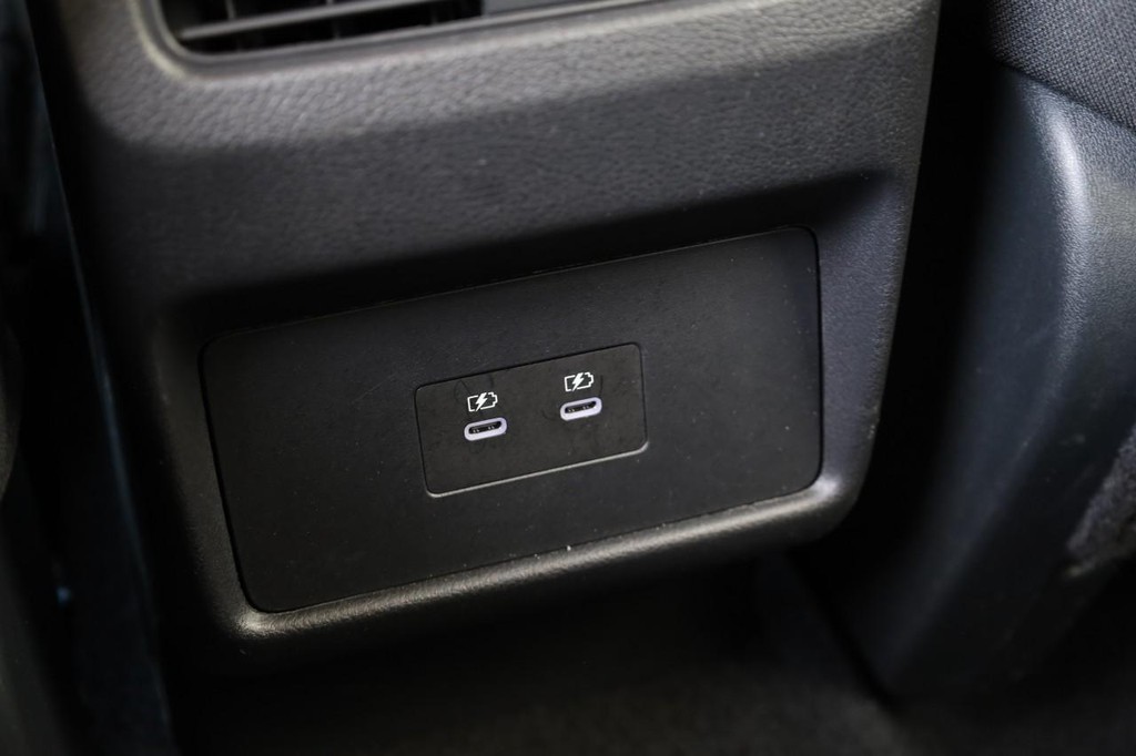 Nissan Rogue Vehicle Image 21