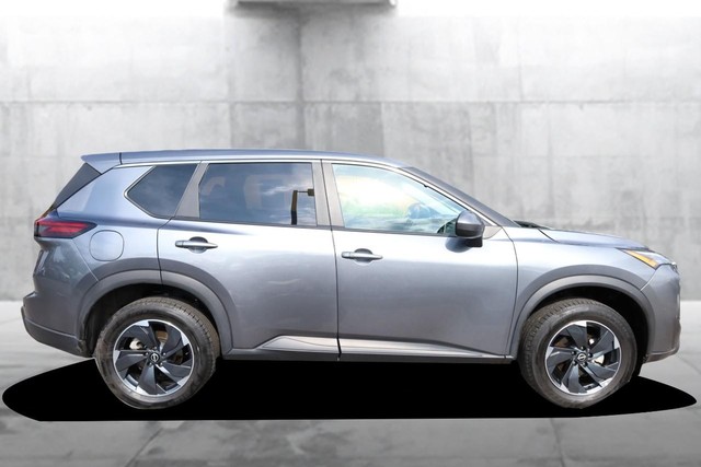 Nissan Rogue Vehicle Image 05