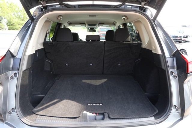 Nissan Rogue Vehicle Image 07