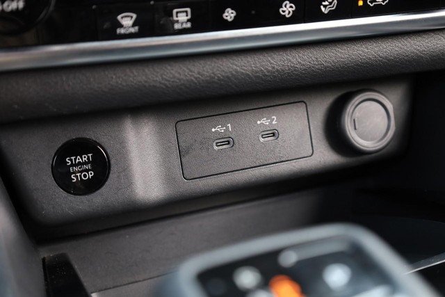 Nissan Rogue Vehicle Image 14