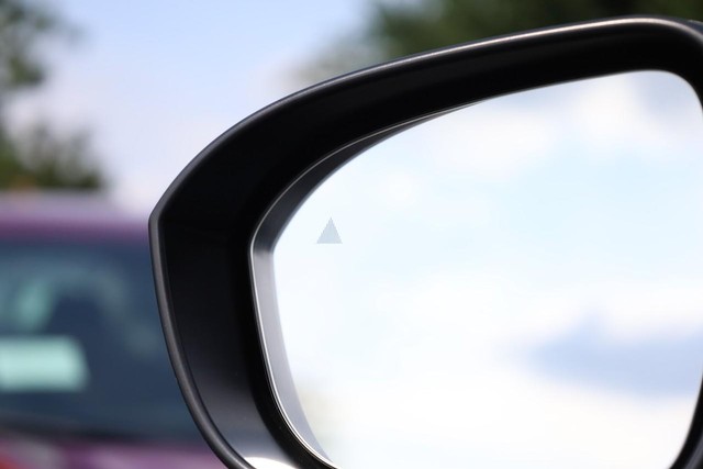 Nissan Rogue Vehicle Image 19