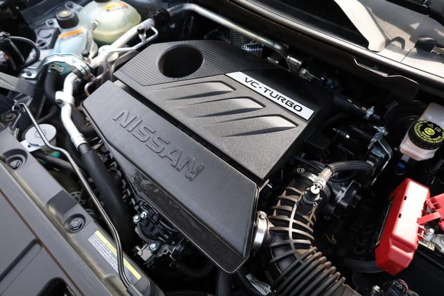 Nissan Rogue Vehicle Image 25