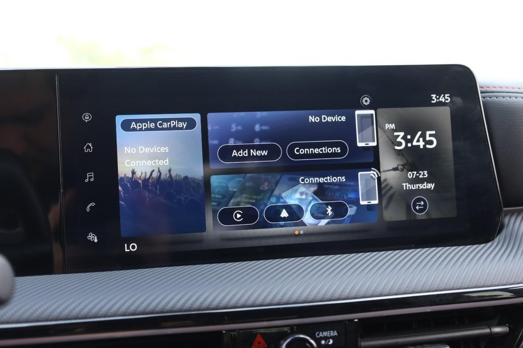 Nissan Kicks Vehicle Image 11
