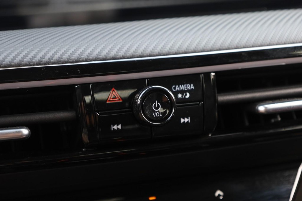 Nissan Kicks Vehicle Image 13