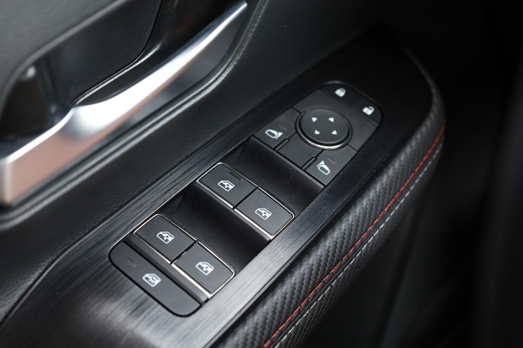 Nissan Kicks Vehicle Image 18