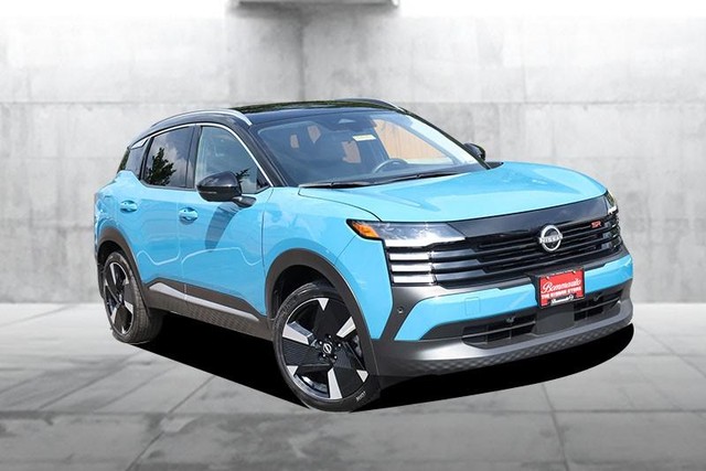 Nissan Kicks Vehicle Image 02