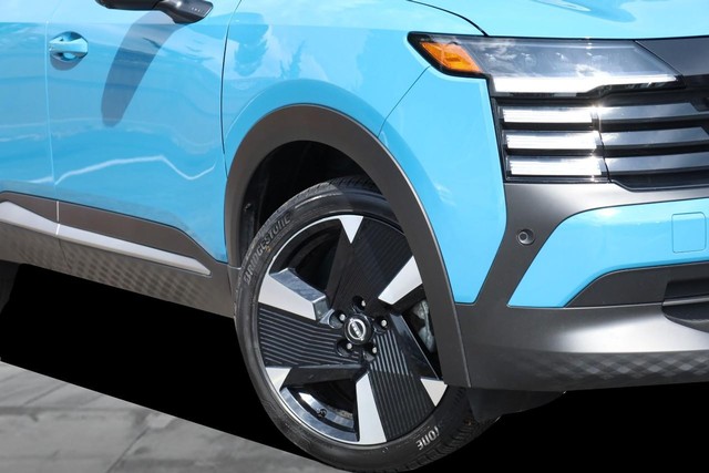 Nissan Kicks Vehicle Image 03