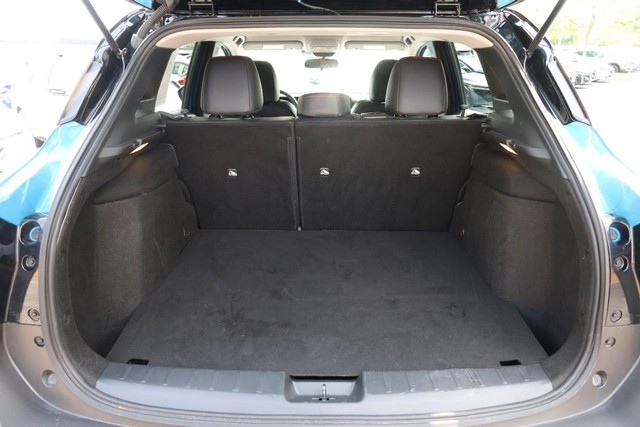 Nissan Kicks Vehicle Image 07