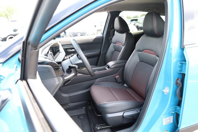 Nissan Kicks Vehicle Image 08