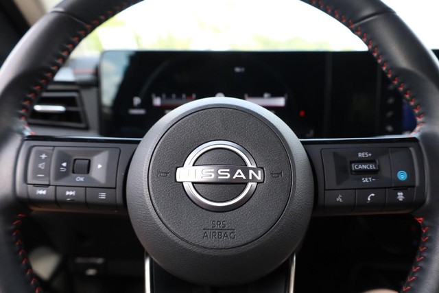 Nissan Kicks Vehicle Image 09