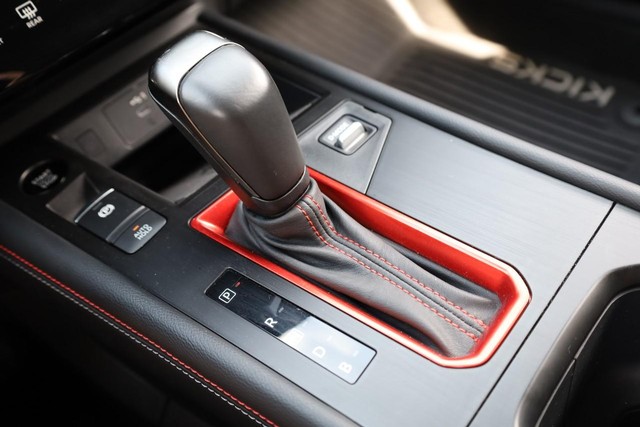 Nissan Kicks Vehicle Image 16