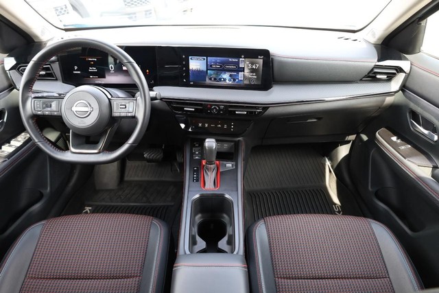 Nissan Kicks Vehicle Image 23