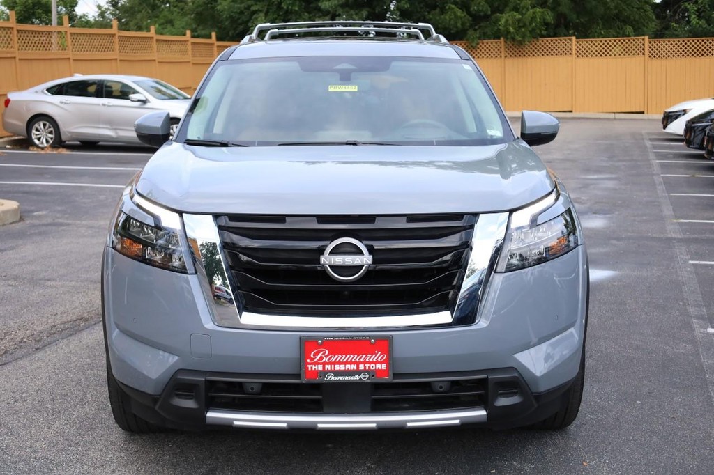 Nissan Pathfinder Vehicle Image 04