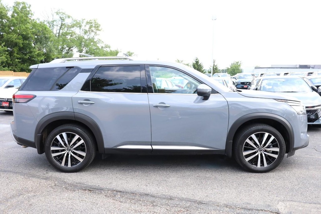 Nissan Pathfinder Vehicle Image 05