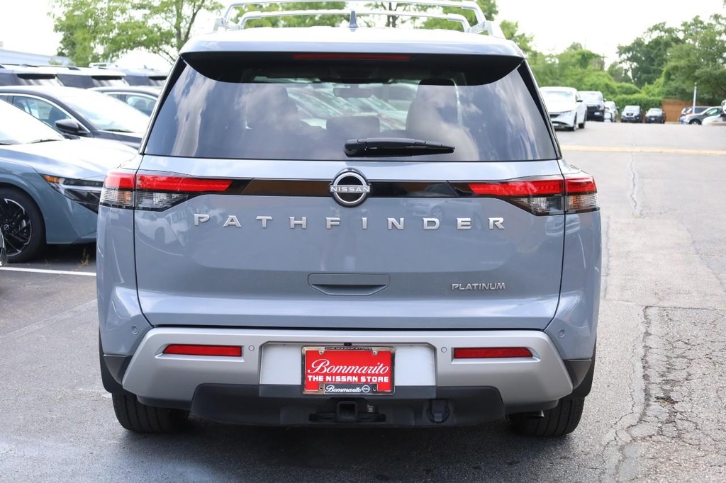Nissan Pathfinder Vehicle Image 06