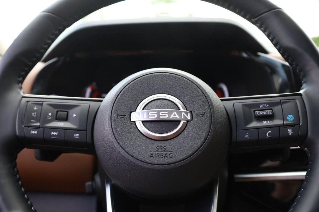 Nissan Pathfinder Vehicle Image 13