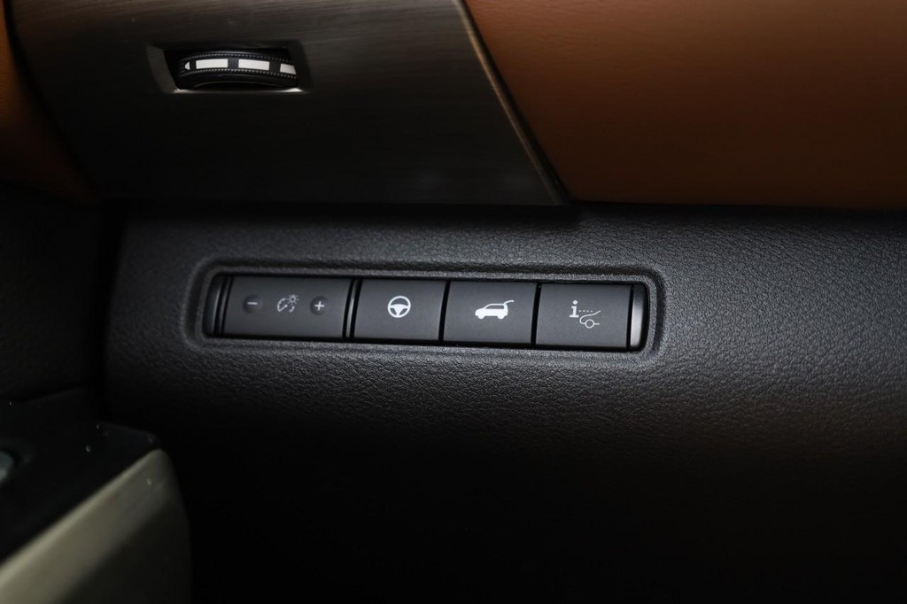 Nissan Pathfinder Vehicle Image 24
