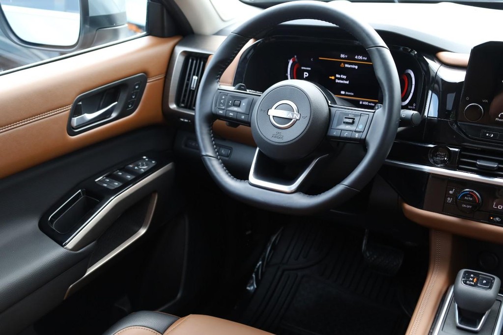 Nissan Pathfinder Vehicle Image 30