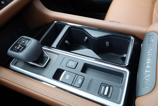 Nissan Pathfinder Vehicle Image 20