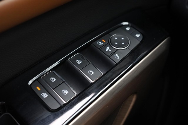 Nissan Pathfinder Vehicle Image 22