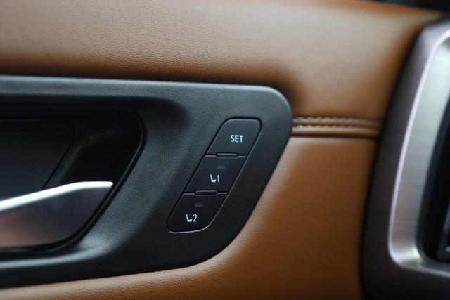 Nissan Pathfinder Vehicle Image 23
