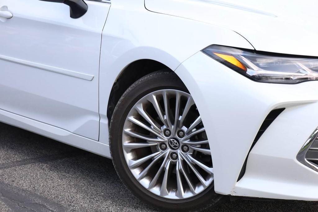 Toyota Avalon Vehicle Image 03