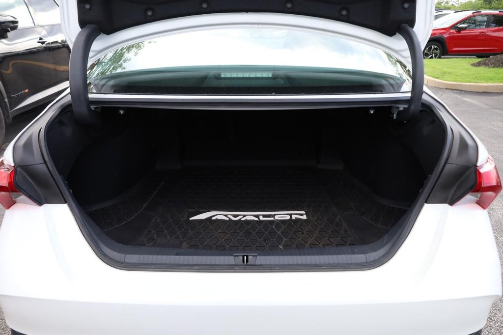 Toyota Avalon Vehicle Image 07