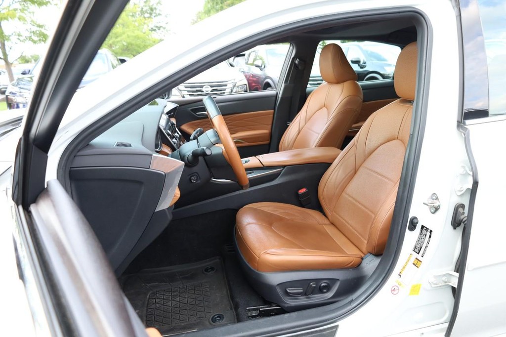 Toyota Avalon Vehicle Image 08