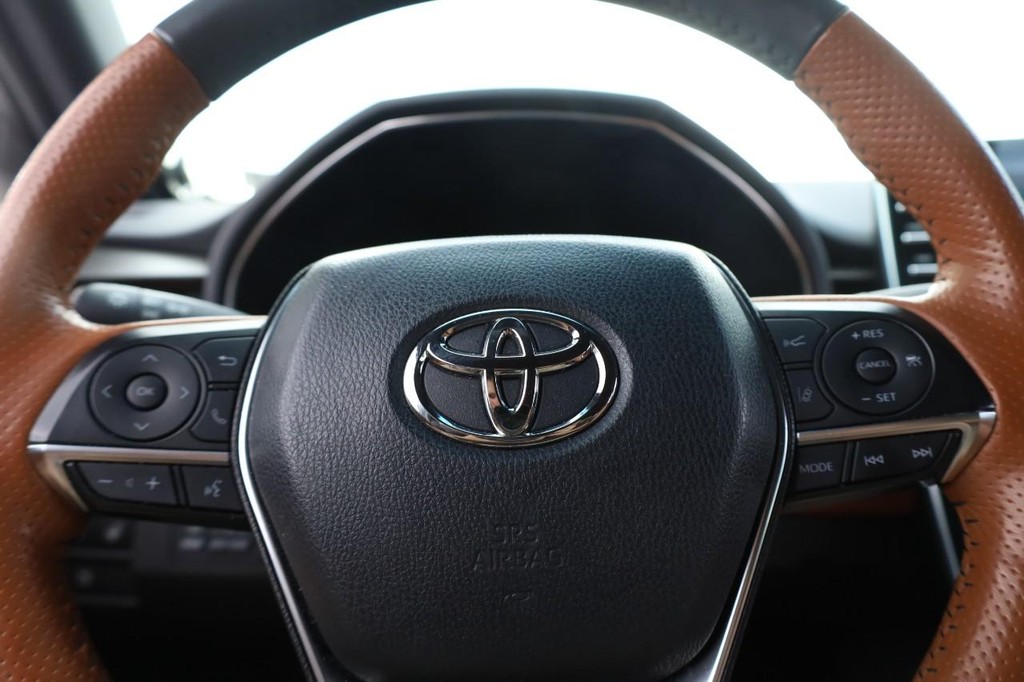 Toyota Avalon Vehicle Image 09