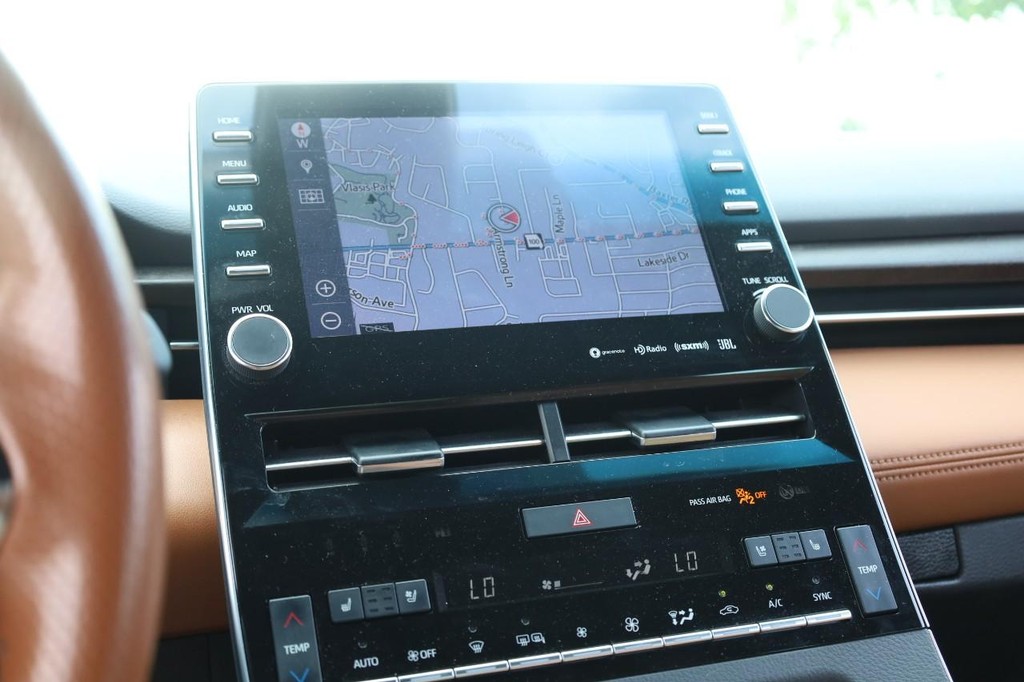 Toyota Avalon Vehicle Image 12