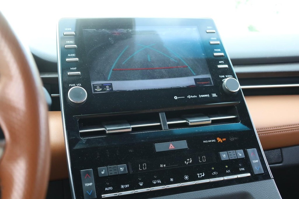 Toyota Avalon Vehicle Image 13