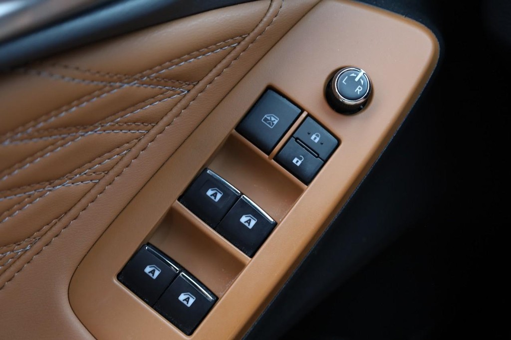 Toyota Avalon Vehicle Image 18