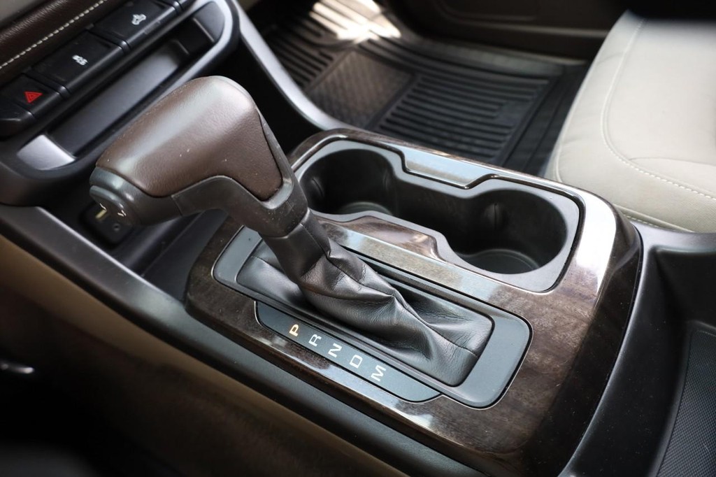 GMC Canyon Vehicle Image 17
