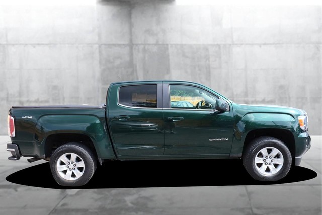 GMC Canyon Vehicle Full-screen Gallery Image 05