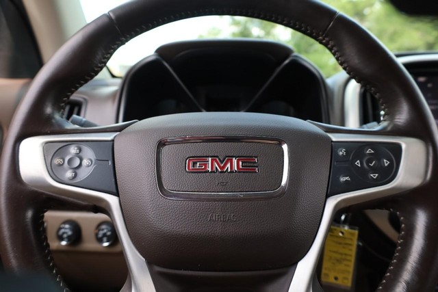 GMC Canyon Vehicle Full-screen Gallery Image 09