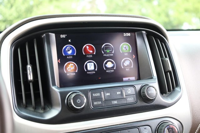 GMC Canyon Vehicle Full-screen Gallery Image 11