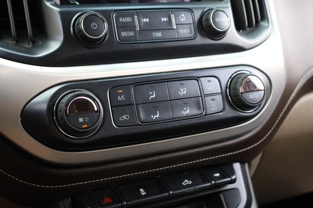 GMC Canyon Vehicle Full-screen Gallery Image 14