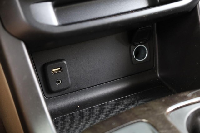 GMC Canyon Vehicle Full-screen Gallery Image 16