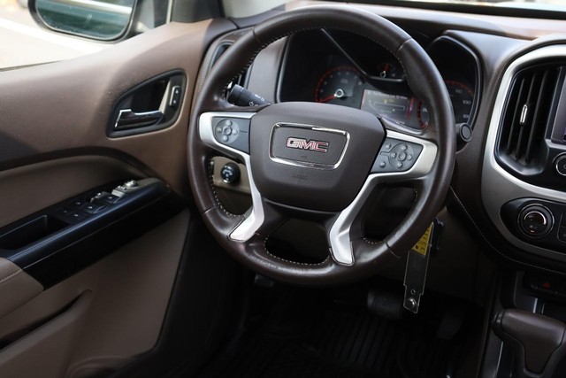 GMC Canyon Vehicle Full-screen Gallery Image 24
