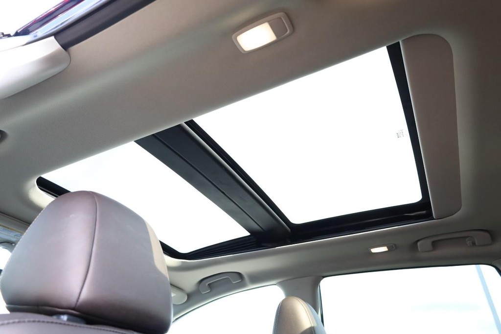 Nissan Murano Vehicle Image 11