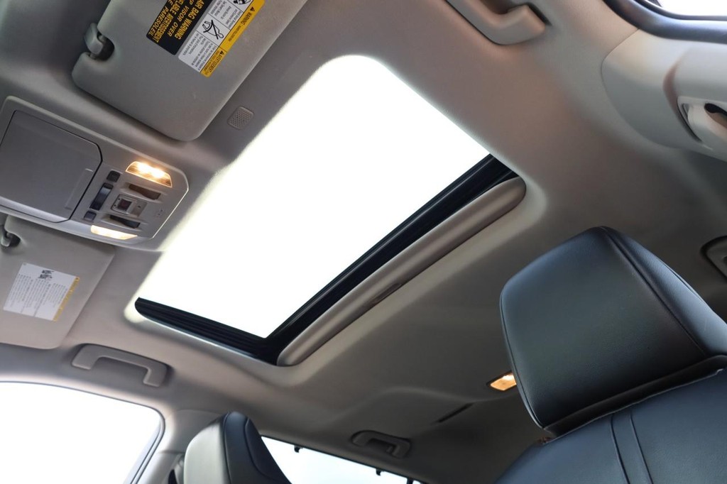 Toyota Highlander Vehicle Image 11