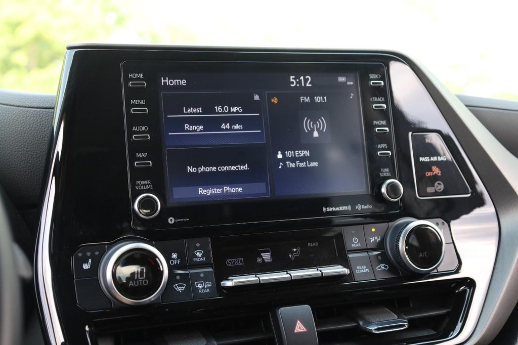 Toyota Highlander Vehicle Image 14