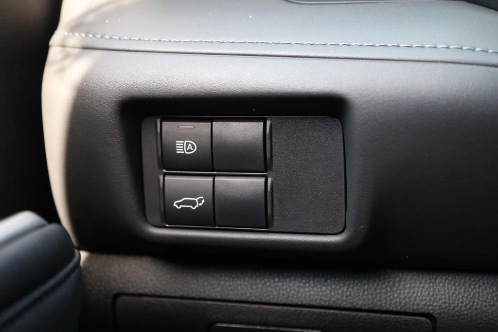 Toyota Highlander Vehicle Image 21