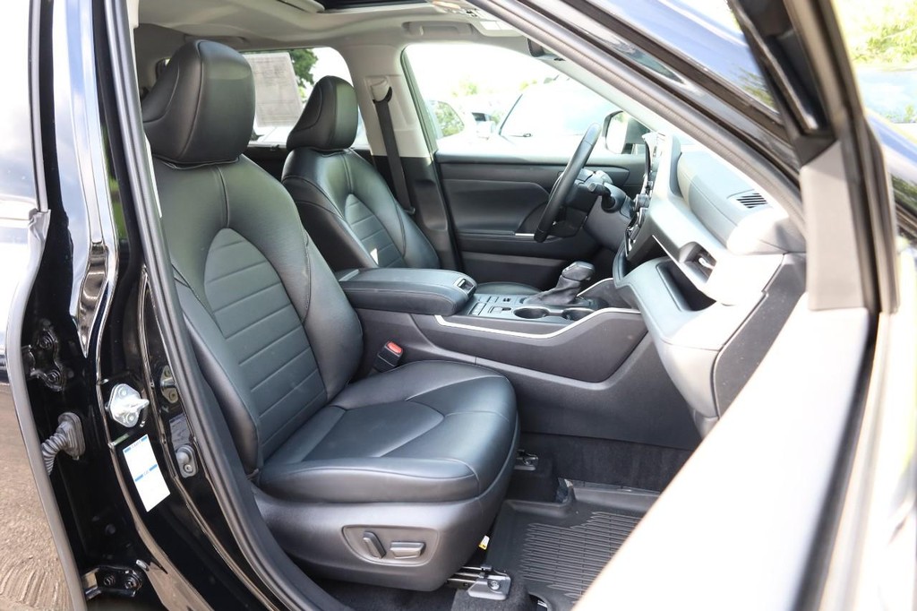 Toyota Highlander Vehicle Image 30