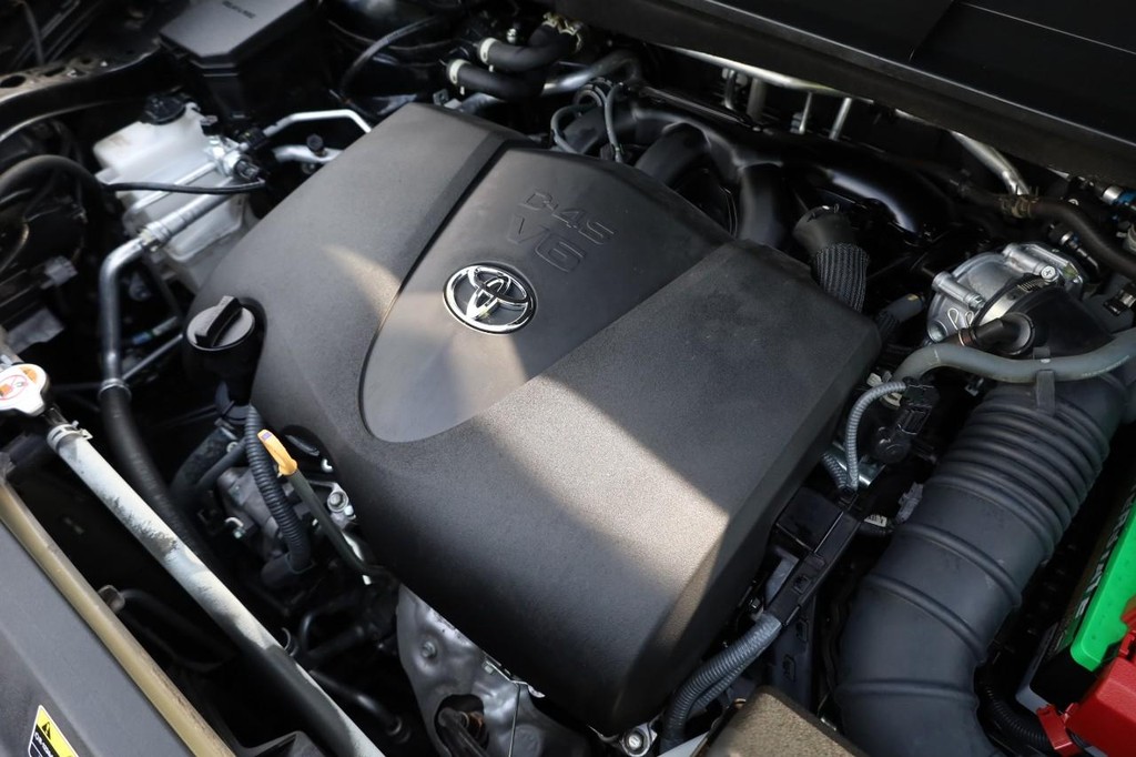 Toyota Highlander Vehicle Image 31