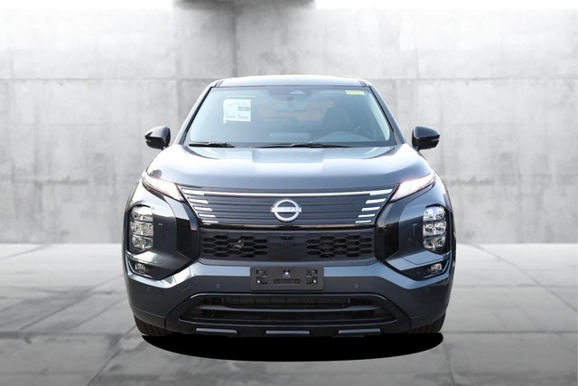 Nissan Rogue Plug-In Hybrid Vehicle Image 04